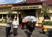 Dukung Kesejahteraan Umat, Ratusan Santri di Musi Rawas Terima Manfaat Kurban dari Kapolda Sumsel