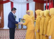 Kukuhkan Pengurus BKOW Sumsel, Gubernur Herman Deru Dorong Lahirnya Inovasi dan Penguatan Peran Perempuan   